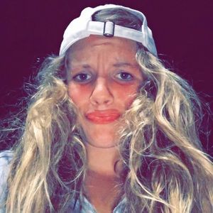 Meet your Posher, Mae